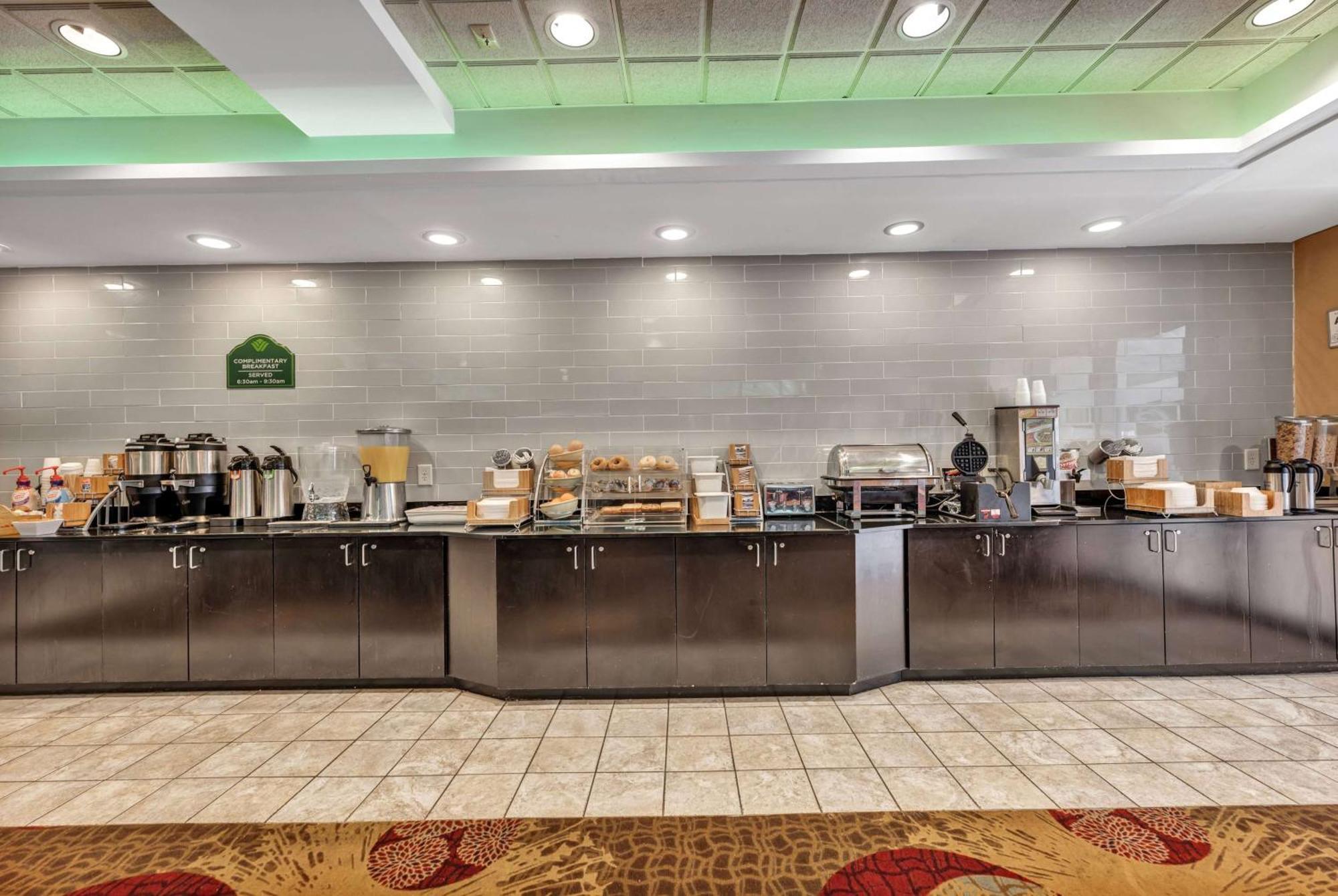 温盖特温德姆国家体育场罗利/卡里酒店 外观 照片
